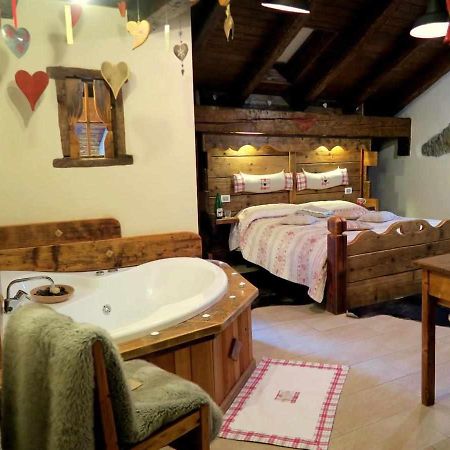Romantica Suite Con Vasca Idromassaggio Aosta Exteriér fotografie